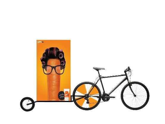 CREATIVE-LOOKBIKE egyedi formájú 2D grafikai megjelenés a reklámfelület mérete: 2 x 90cm x 160cm környezetbarát 4-6-8-10 órás kampányok online GPS nyomkövetés fotó és videó dokumentáció direkt