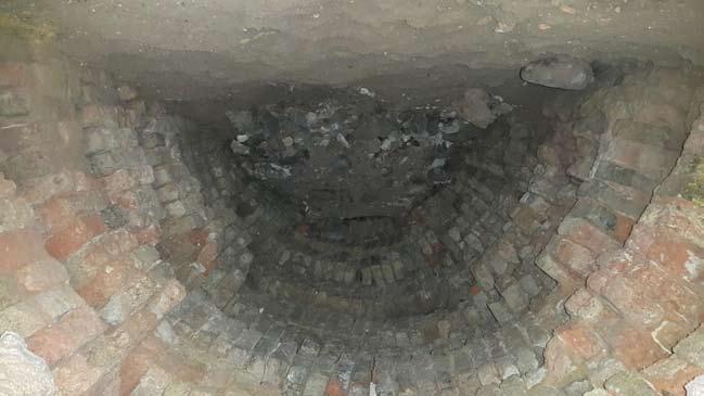 egy másik okmány az egri egyház helyét a Szent János Evangelista várának hegyén határozza meg.
