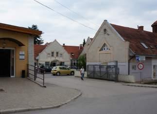 növénysávot -, így átadhatjuk a közterületeket az utca népének, nyissuk ki a tereket,
