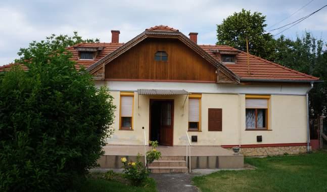 8 POLGÁRDI HOSSZÚ TÁVÚ HATÁSOK Minden beavatkozás, így egy új lakóház is megváltoztatja az addigi tájat, utcaképet.