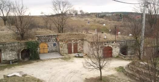 ETYEK 103