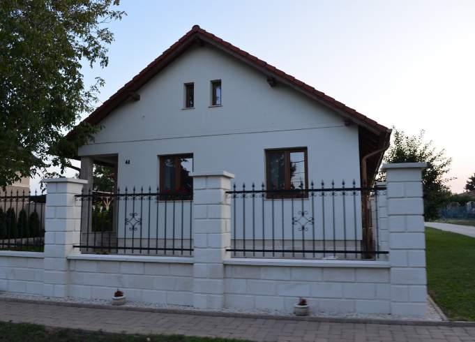 ETYEK 85 KERTVÁROSI KARAKTER A XX. században tovább bővült Etyek lakóterülete a tervszerű szabályozásoknak köszönhetően.