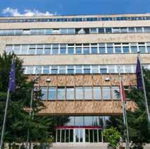 Az ötvenes évek elején Meszesen megépült lakótelep a szocialista realizmus építészeti elveit, stílusjegyeit viseli magán.