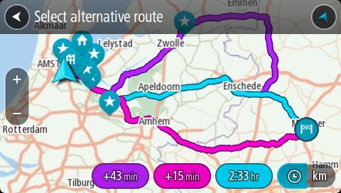 Tipp: Az alternatív útvonalak kiszámításakor a TomTom Traffic szolgáltatásból származó információk kerülnek felhasználásra.