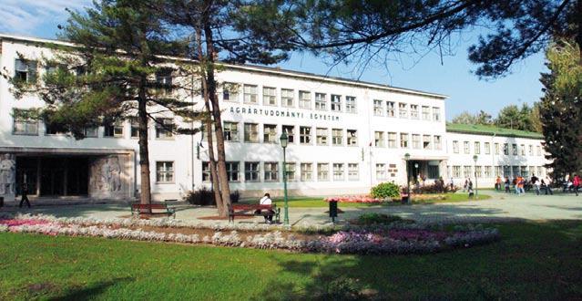 Tudomány és oktatás SOKSZÍNŰSÉG FELSŐFOKON Segítünk a döntésben Reméljük, hogy magazin összeállításunkkal felkeltjük érdeklődését és segítséget tudunk nyújtani döntéséhez.