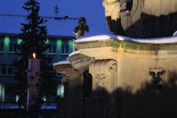 számunkban közölt rejtvény megfejtése: Már a kökényt megcsípte a dér, / zeng, búg a vadon.
