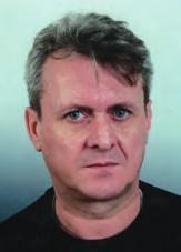 Eladó Érsekújvárott második emeleten lévő szoba-konyhás berendezett lakás. Tel.: 0944/503 235. Bérbe adok 1-szobás lakást a Tátra utcában, Érsekújvárott. Tel.: 0907/252 422.
