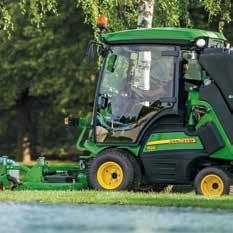 is. A legnagyobb fűnyírási teljesítmény a John Deere frontkaszás gépekkel tudják elérni.