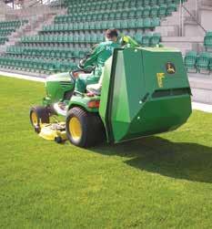 Az összes alábbi pályakarbantartó művelet elvégezhető egy jól kiválasztott John Deere 3320-as környezetápoló traktorral és a rákapcsolt, általunk ajánlott speciális