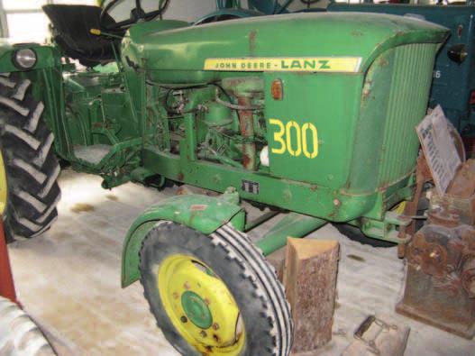 18. kép A John Deere-Lanz (1960) 19. kép A cseh ROBOT stabilmotor (1930-as évek) cenc ügy miatti büntetés), később a Hofherr elterjedtebb, használatosabb lett.