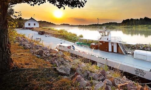 : +36 96 210 127 Stettni-tó és Szabadidô Park, Nagybánya-tó 9222 Hegyeshalom, Pozsonyi u. Tel.: +36 30 37 88 210 Kengyártói tavak, Holt-Duna, Kövecses Tó 9233 Lipót, Kengyártó utca Tel.