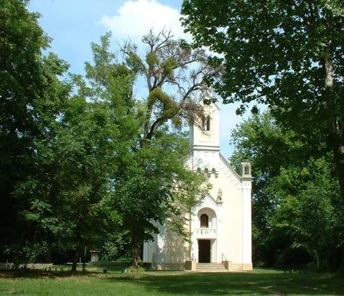 A szigetközi vizásokkal együtt a lipótiaknak is külön standjuk volt a bécsi és pozsonyi halpiacokon. Másik híres foglalkozás az aranymosás volt. Az 1800-as évek elején még 39 aranyász élt Lipóton.