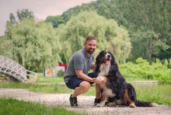 AJÁNLÓ KÖZÖNTŐ 2 3 Élmény, közösség, kikapcsolódás, játék, barátság, család, művészet. EZ A KOLOFEZTIVÁL, EZ A MI KOLOZTOINK.