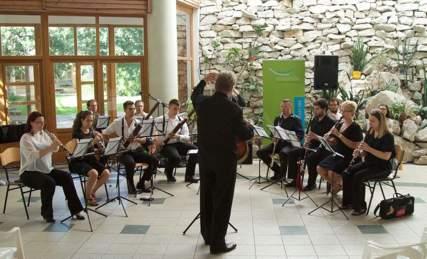 Zenekarunk fúvósai előadták W. A. Mozart: B-dúr szerenád tizenhárom hangszerre Gran Partita, K. 361 (K. 370a) c. művét, melynek grandiózus előadása igazi kihívás volt fúvósaink számára.