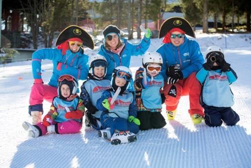 Oktatás A Sítanoda szakképzett, tapasztalt sí- és snowboard oktatókból álló csapata professzionális segítséget nyújt kezdők és haladók számára