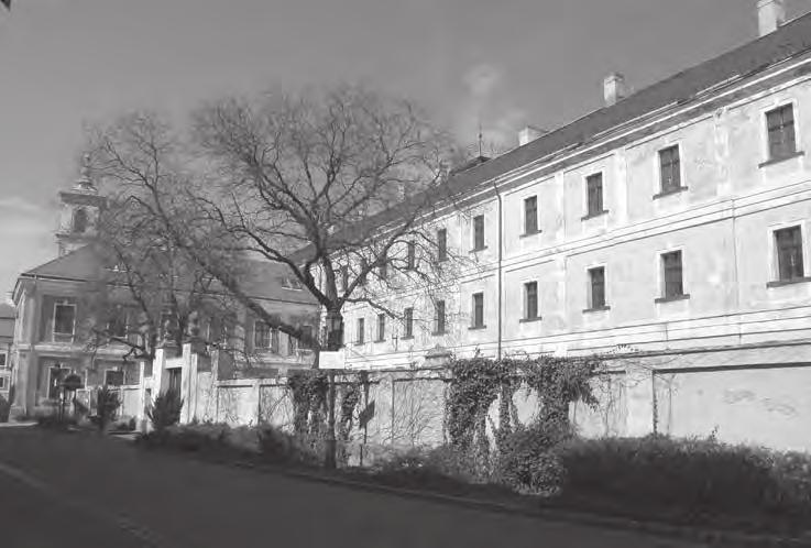 és kulturális.