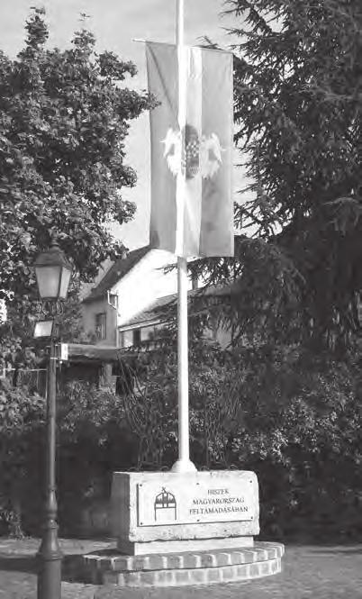 Bándi László Zachár Zsolt Veszprém emlékjelei 2014. Készítő: A lobogót tervezte Boros Zsombor és Wéber János Felavatás dátuma: 2014. június 4.