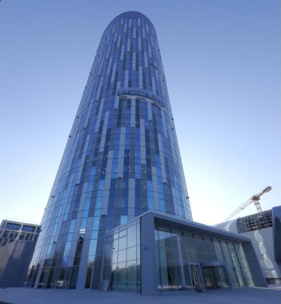 A klasszikus felfogás szerinti réspillérkiosztást valósítottak meg a bukaresti 37 szintes Sky Tower (14.