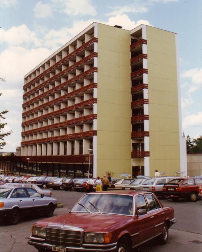 36 alapvető élelmiszerekkel való ellátása még a 60-as, 70-es években is sok nehézséggel járt.