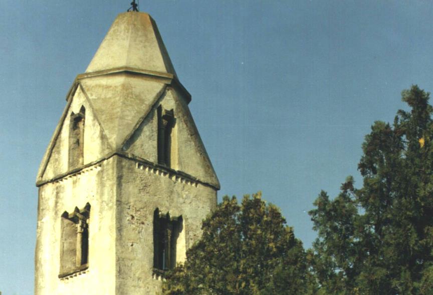 9 Páh név, már a múlt században is csak Szentandrás néven szerepel az írásokban, de Alsó- és Felsőpáhok neve napjainkig őrzi az ősi tímármesterség emlékét. A Hévíz név először egy 1328.