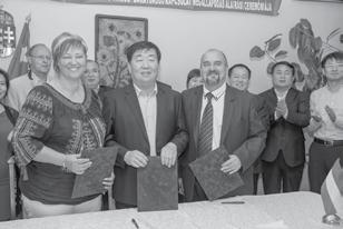 Kínából hazánkba látogatott Luliang Fenyang polgármestere Wu Xiaodong, aki bemutatkozásában kiemelte, hogy Kínának mindig megbízható partnere volt Magyarország és a kölcsönös