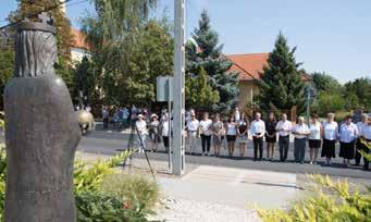 Hozzá tette, bennünket, akiknek a földije a Szent Koronát hozó Szent Asztrik apát 90.