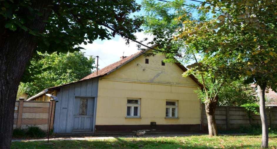 stílusban.