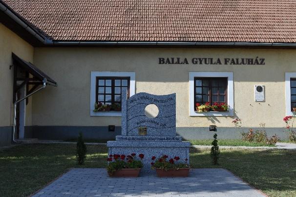 EMLÉKMŰ (Csaroda, Beregszászi utca) Balla Gyula Faluház