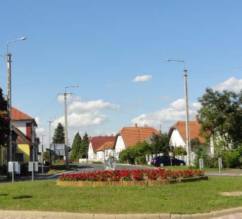 Csaroda - TAK 5 A település máig megőrizte népi hagyományait. Kiemelkedő közülük a beregi keresztszemes hímzés.