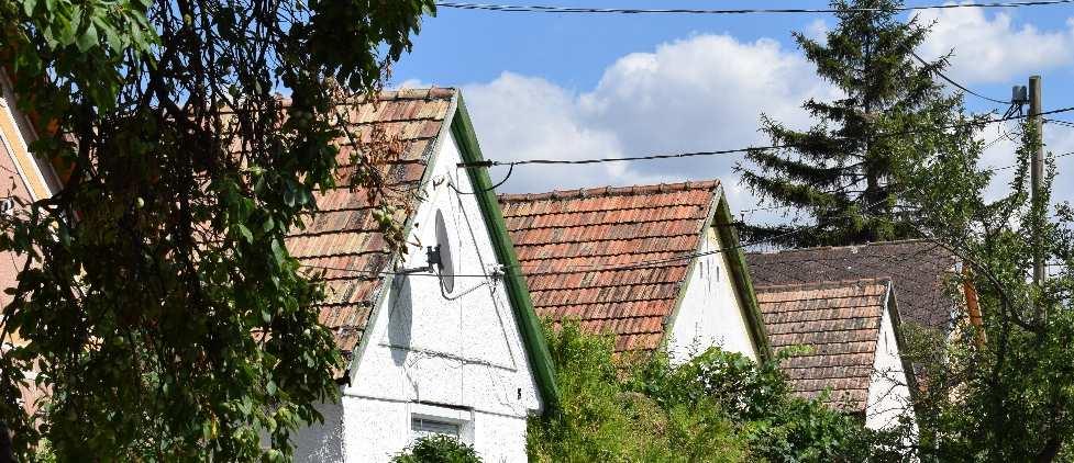 Építészeti útmutató 15 Történeti falusias településrész Beépítési vonal Az