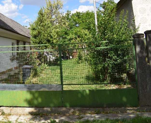 beültetettek, gondozottak.