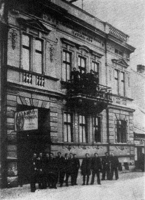 Saját köri házban (1931) Mködési területe: menza,