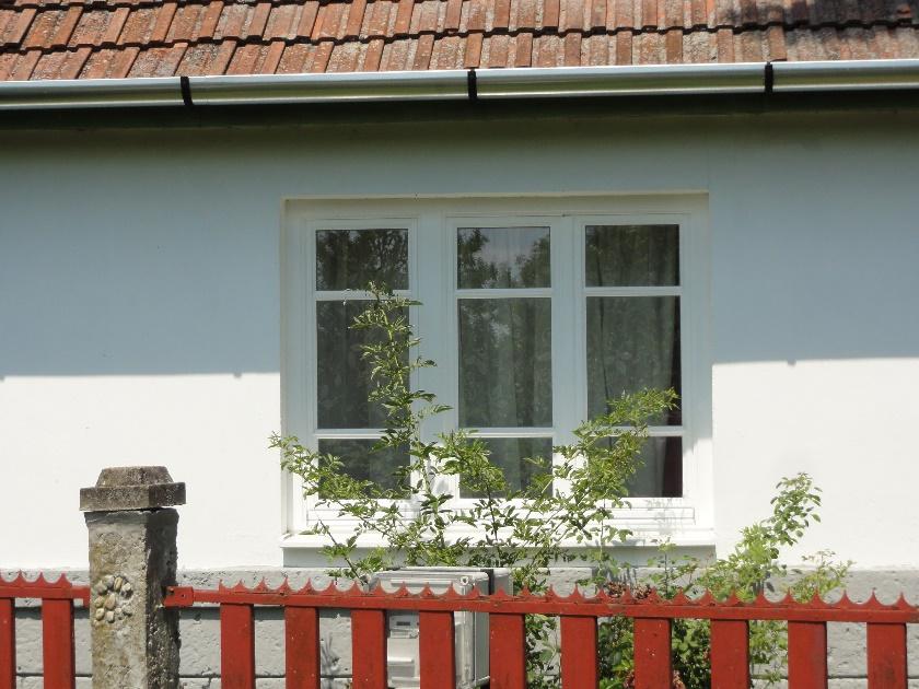 Olcsvaapáti - TAK 27 Ajtók, ablakok Lakóház sajátosságát, megjelenését és hangulatát az alkalmazott nyílászárók nagyban