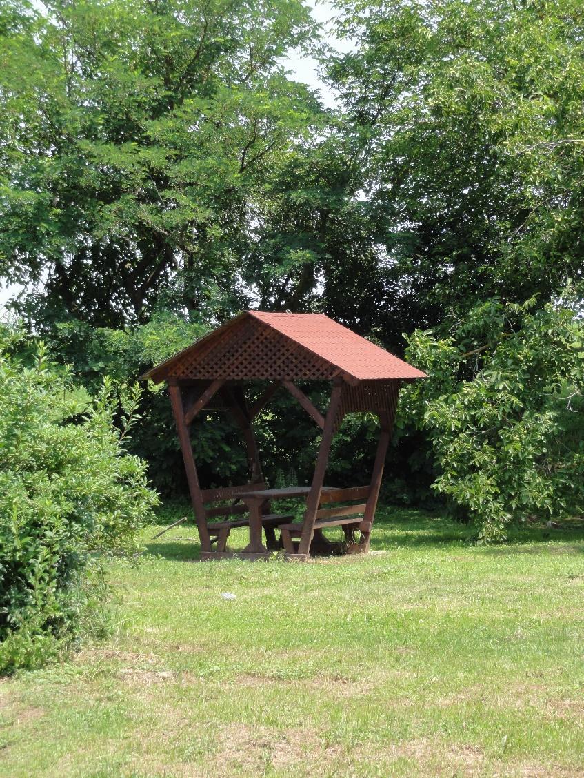 Olcsvaapáti - TAK 43 Közterek, közparkok, közkertek A közösségi szabad terek azok a találkozási pontok, ahol baráti, családi társaságban