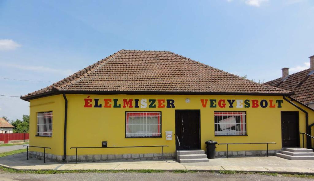 A reklámok, cégérek a település arculatába való beillesztése egy igen nehéz feladat, lehetőségeinkhez mérten törekedjünk az igényes reklámhordozók elhelyezésére.