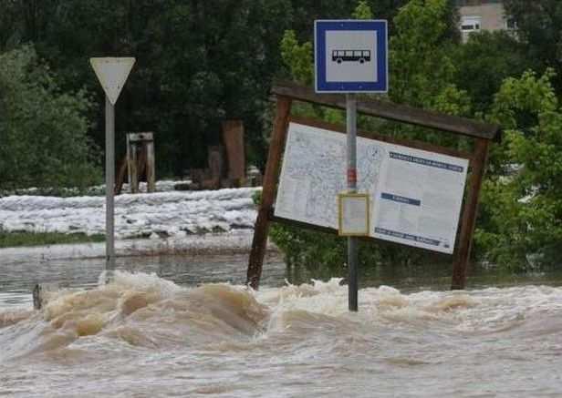 AZ ÁRVÍZKÁROSULTAKÉRT 2010 SZAKMAI NAP 1.