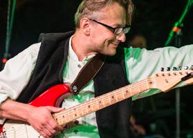 Az Aranyakkord Kiss Tibi (Quimby) és Vastag Gábor (A Kutya Vacsorája) projektje, egy dalkeltető,