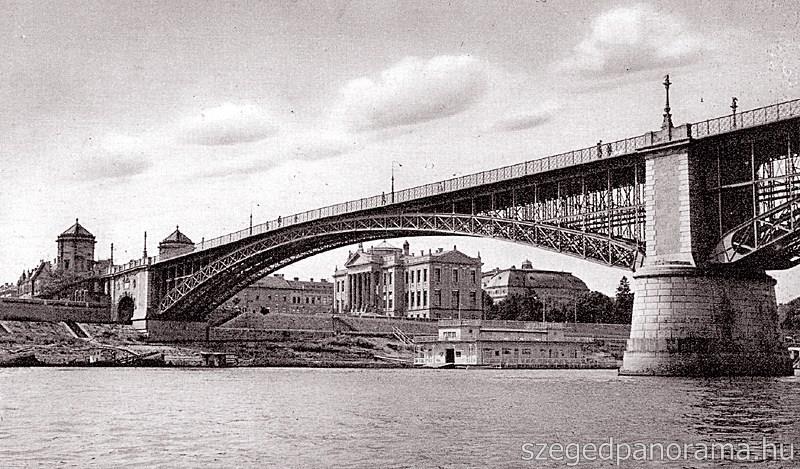 Magyar Mérnök- és Építészegylet hivatalos lapja (1883): Az Eiffel párizsi