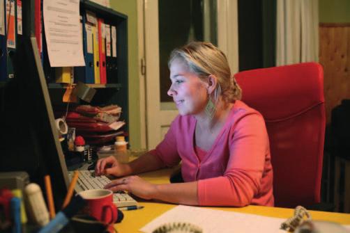 A politikus is ember A közterületen talált rászorulók ellátásában együttműködünk az utcai szociális munkásokkal, krízisautókkal, szükség esetén fertőtlenítést, orvosi vizsgálatot szervezünk számukra,