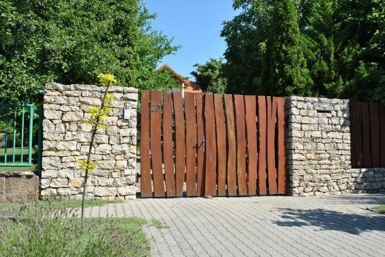 5.3 A felső falurész / A 71-es főút feletti településrész, melyet nyugaton a táborok területe, keleten és északon pedig a külterület határol / A 71-es út feletti új települési terület tulajdon képen