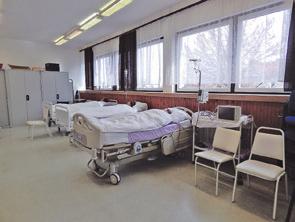 A 9-10. évfolyam végén a diákok nyári összefüggő gyakorlat keretében bölcsődében, idősotthonban és háziorvosi rendelőben ismerkednek az egészségügyi munkával. 11. és 12.