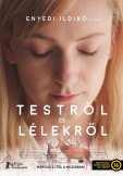 kapcsolatának mélységeit boncolgatja. A Bécsben élő sikeres ügyvéd, Olga (Tóth Ildikó) idős anyja, Mária (Törőcsik Mari) váratlanul kómába esik.