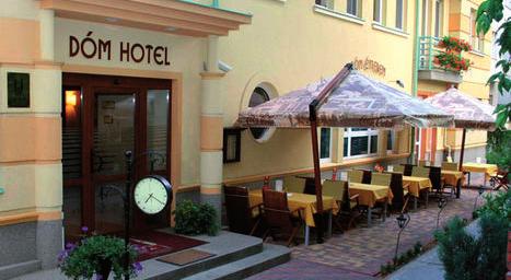 DÓM HOTEL**** 6720 Szeged, Bajza u. 6. Telefon: 62/423-750 E-mail: recepcio@domhotel.hu Honlap: www.domhotelszeged.