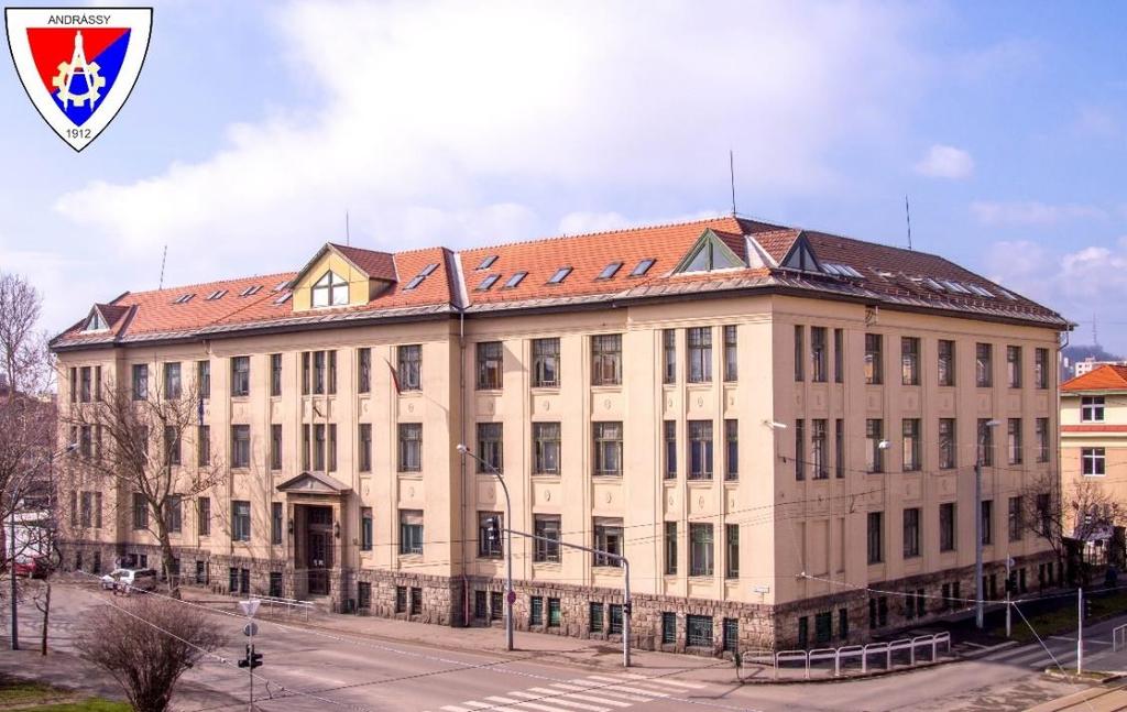 szakképesítések: Gépészet ágazaton Gépgyártástechnológiai technikus OKJ 54 521 03 Informatika