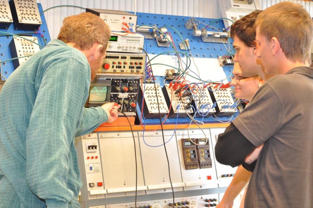 Miskolci SZC Bláthy Ottó Villamosipari Szakgimnáziuma Villamosipar és elektronika ágazati szakgimnáziumi képzés Erre a képzésre azoknak a tanulóknak a jelentkezését várjuk, akik érdeklődnek az