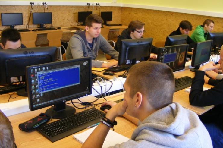 Miskolci SZC Bláthy Ottó Villamosipari Szakgimnáziuma Informatika ágazati szakgimnáziumi képzés Erre a szakra várjuk azok jelentkezését, akik érdeklődnek az informatika iránt, akik szeretnék
