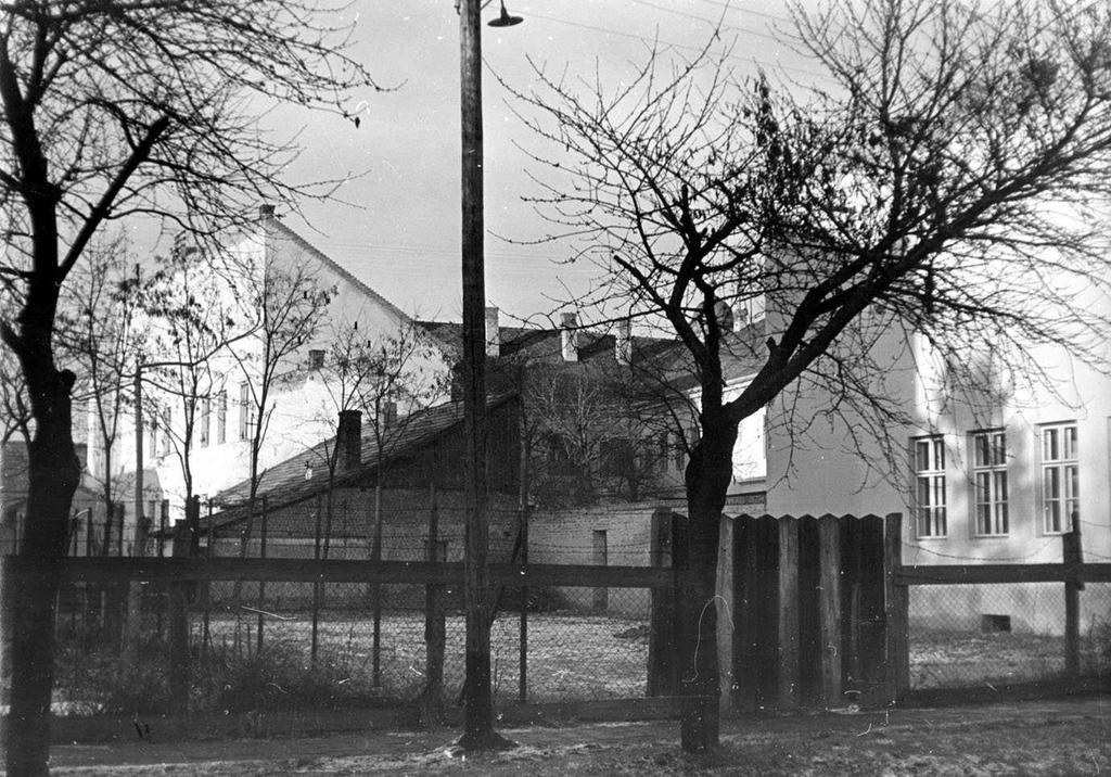 Égető probléma a Széchenyi utcai épület romló műszaki állaga és a széttagoltság Mivel a bővítésre és a felújításra szükséges pénzügyi hátteret a központi költségvetés (Mádi