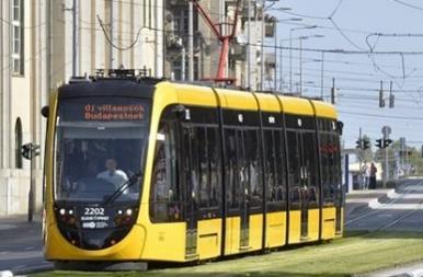 HÉV vonal 30 villamos vonal 15 trolibusz vonal Több buszvonalon