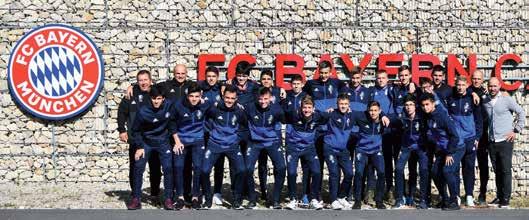 Együttműködés SZOROS SZAKMAI KAPCSOLAT A BAYERNNEL Október 18-án délelőtt Jan-Christian Dreesen, az FC Bayern München alelnöke tavaly őszi felcsúti látogatása alkalmával tett