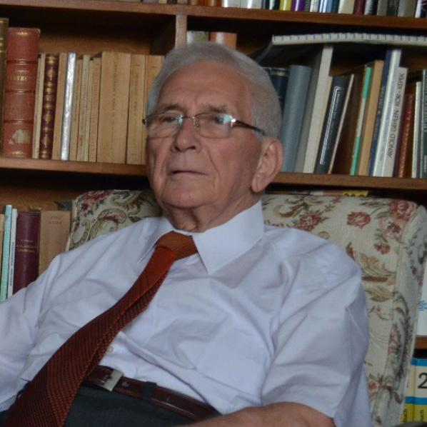 10 Dr. Angi István Konzulens egyetemi tanár, 1933 október 16-án született Ozsdolán (Kovászna megye). Végzettsége zenetanár, filozófus; foglalkozása esztéta.